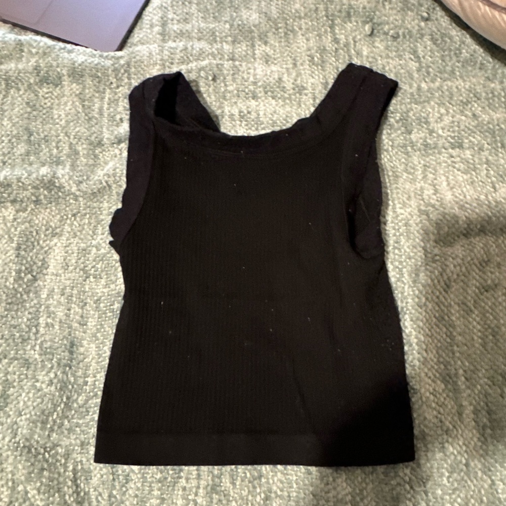 tight black ribbed urban shirt